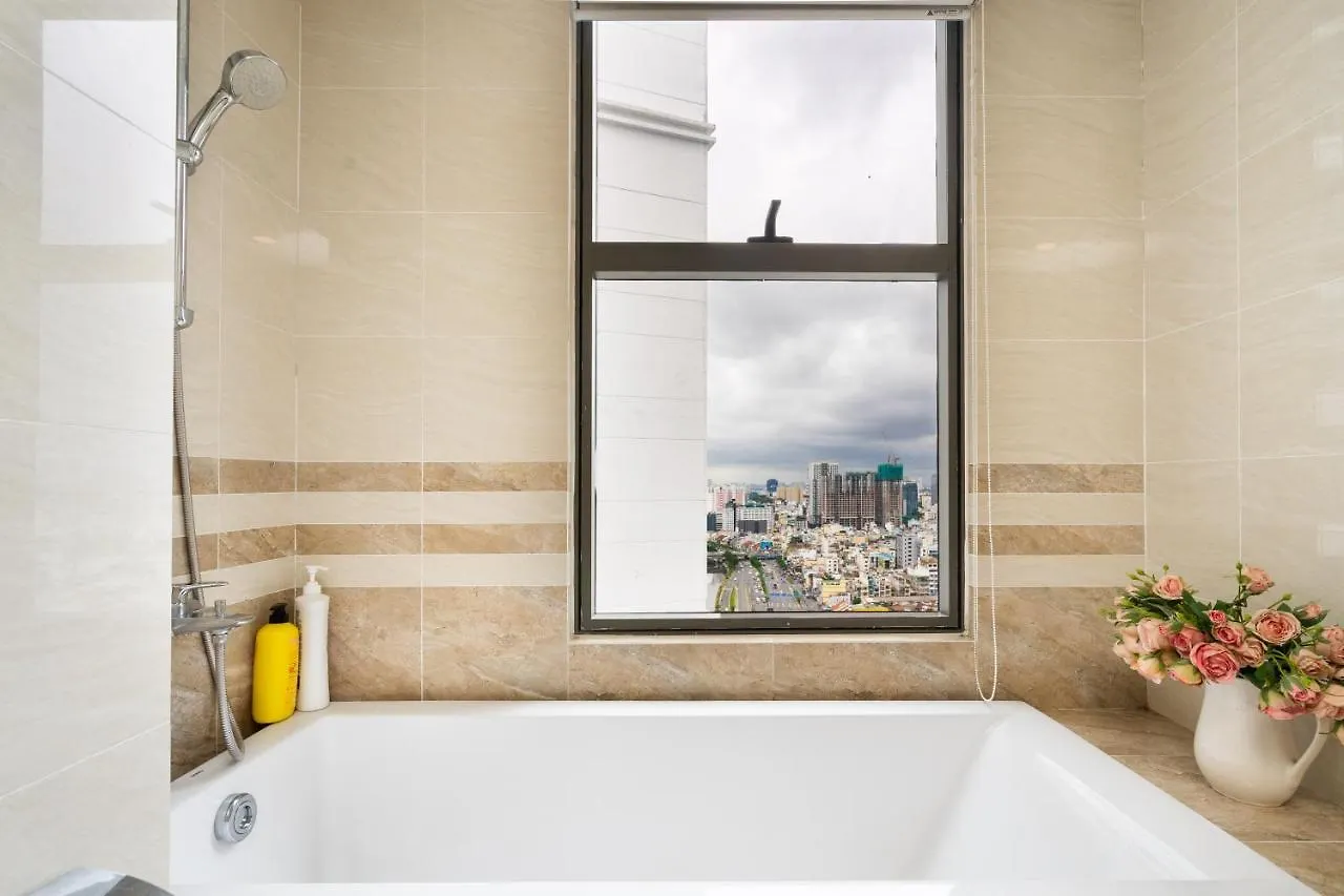 Saigon Royal Apartment 3 Bedrooms 4 Beds For 30 Nights Stay Above Ho Chi Minh