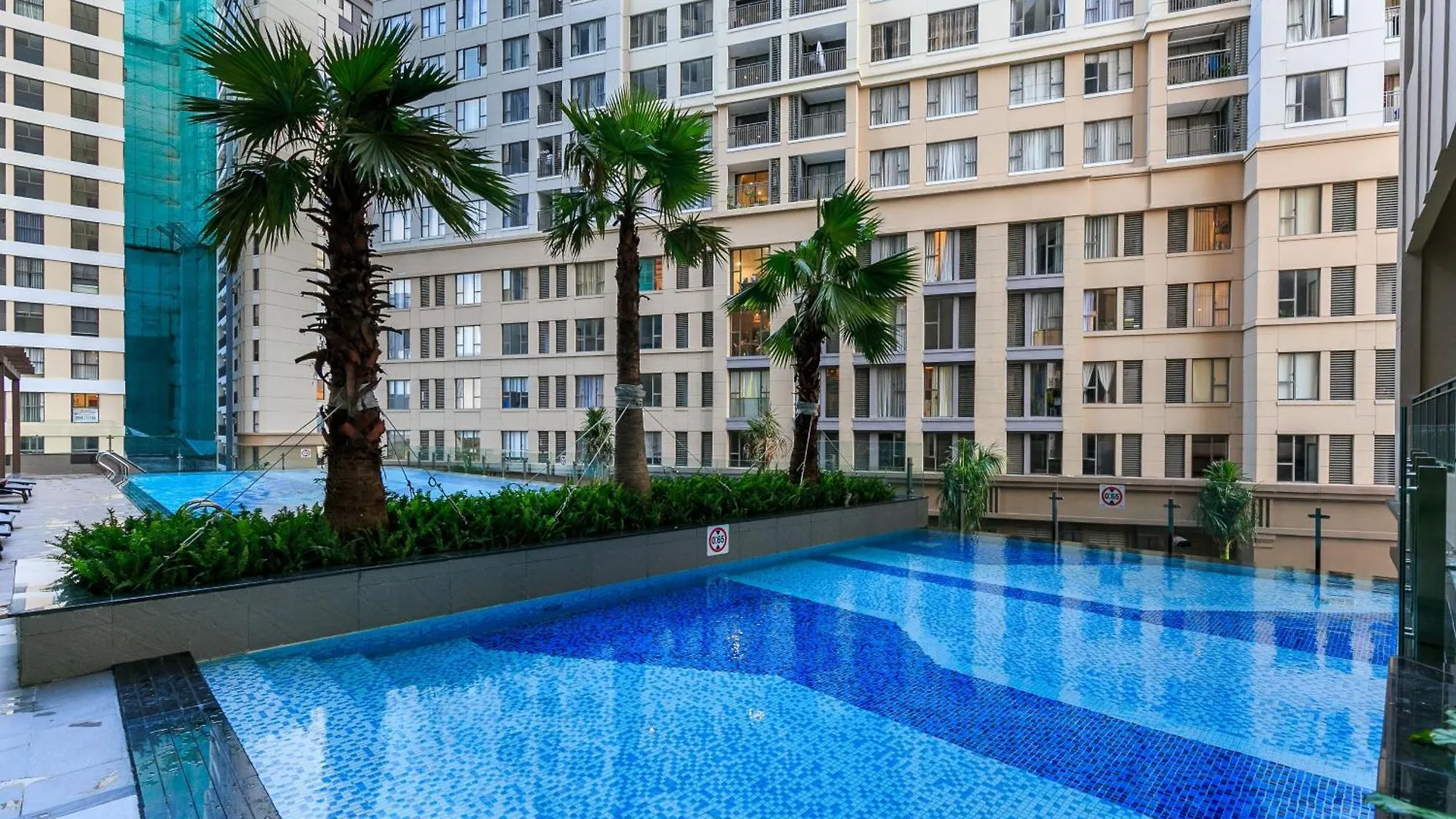 Saigon Royal Apartment 3 Bedrooms 4 Beds For 30 Nights Stay Above Ho Chi Minh Wietnam