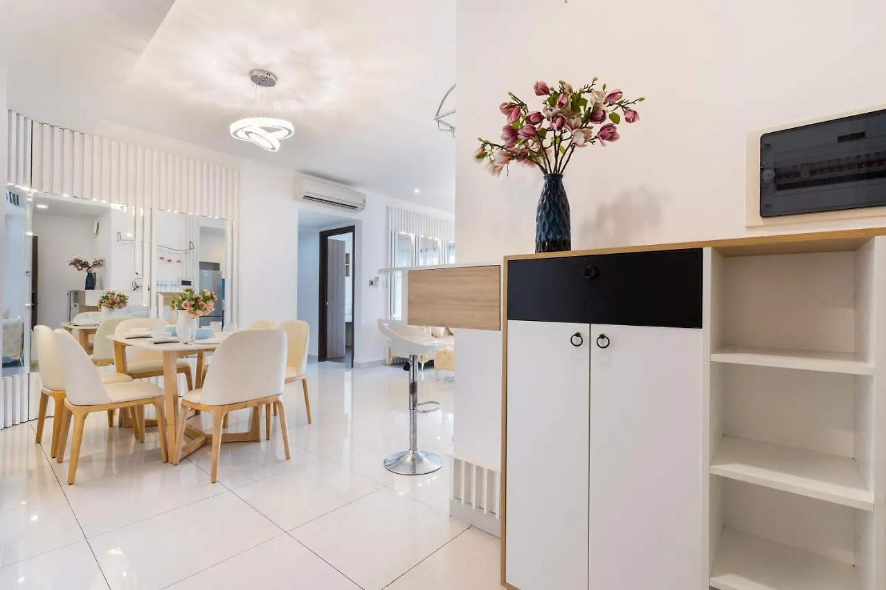 Saigon Royal Apartment 3 Bedrooms 4 Beds For 30 Nights Stay Above Ho Chi Minh City 0*,