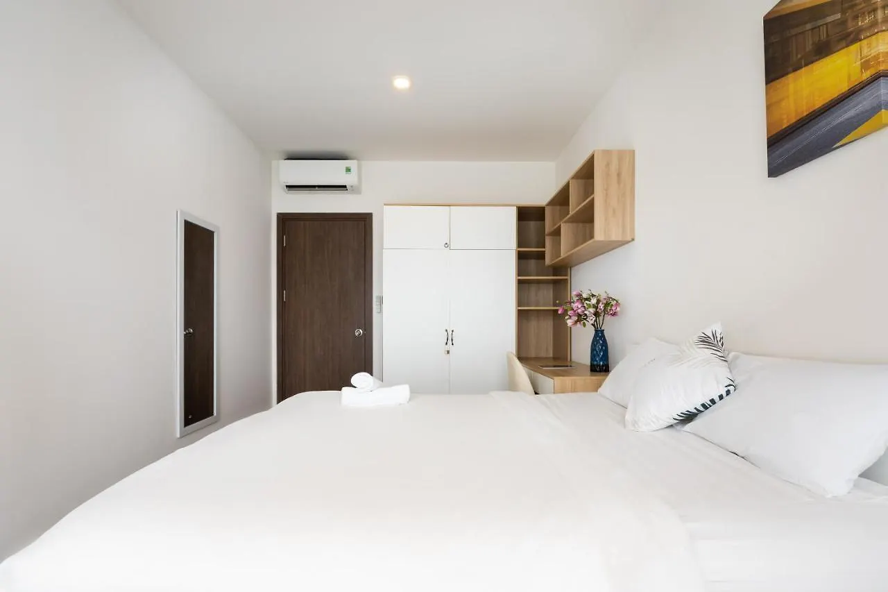 Saigon Royal Apartment 3 Bedrooms 4 Beds For 30 Nights Stay Above Ho Chi Minh City