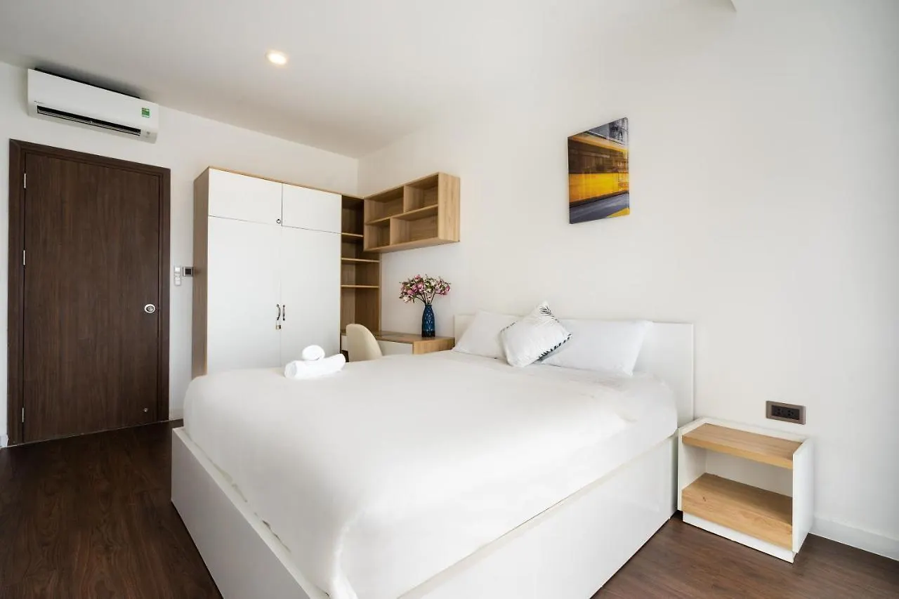 Saigon Royal Apartment 3 Bedrooms 4 Beds For 30 Nights Stay Above Ho Chi Minh City