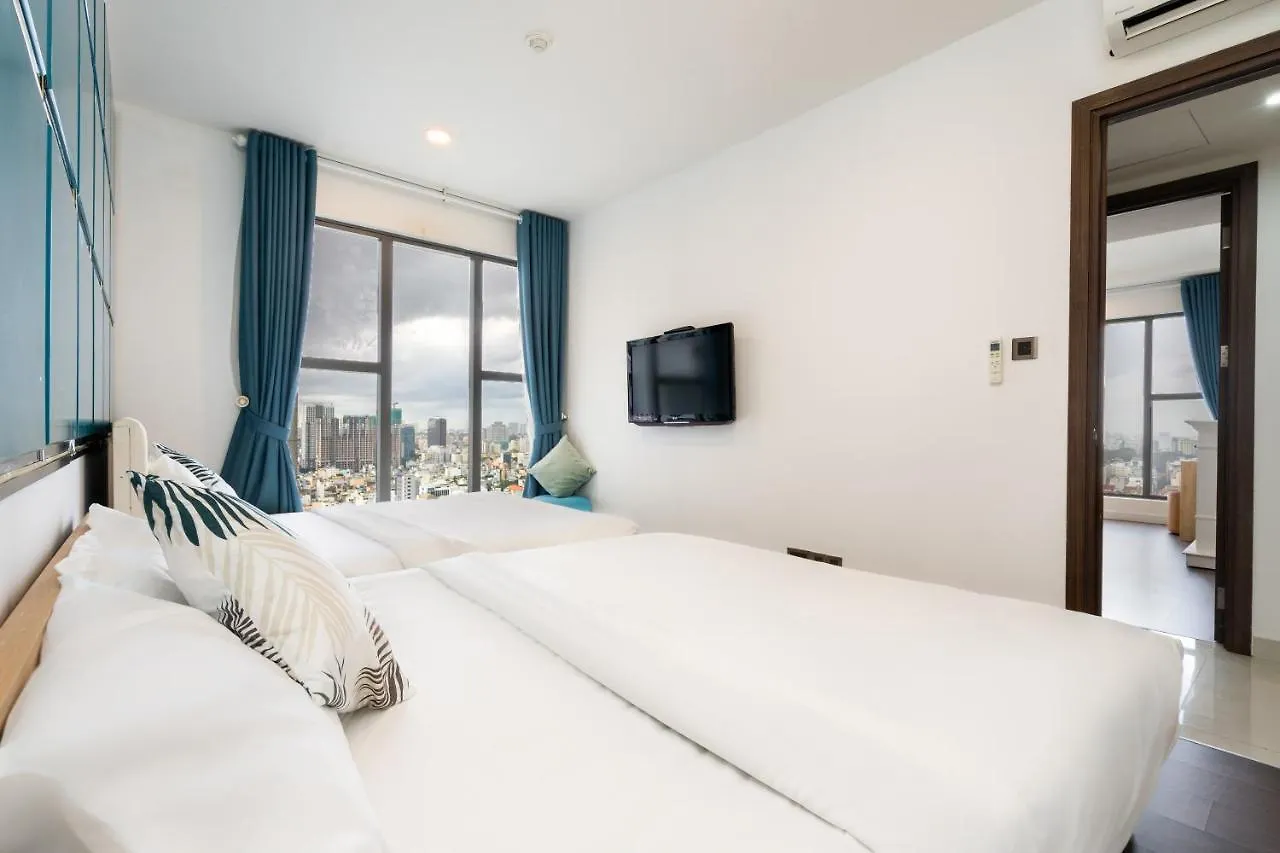 Saigon Royal Apartment 3 Bedrooms 4 Beds For 30 Nights Stay Above Ho Chi Minh City
