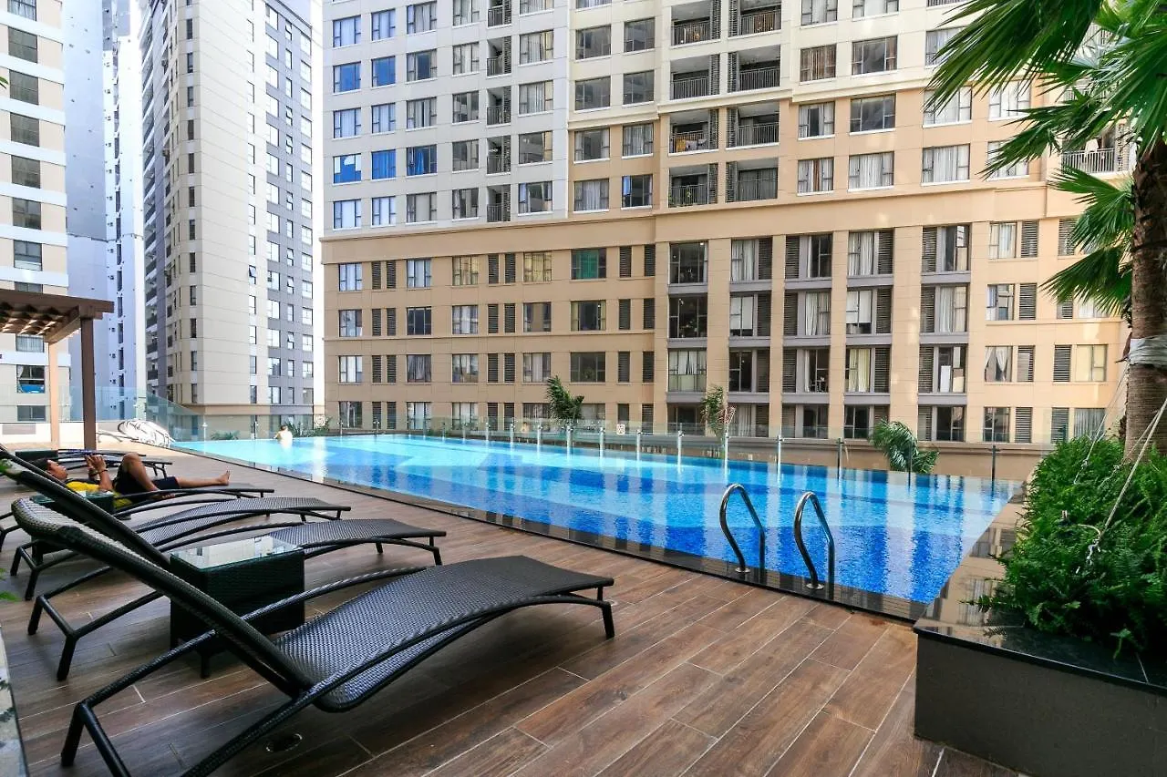 Saigon Royal Apartment 3 Bedrooms 4 Beds For 30 Nights Stay Above Ho Chi Minh City