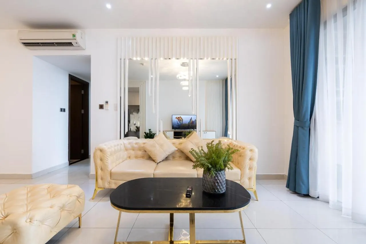 Saigon Royal Apartment 3 Bedrooms 4 Beds For 30 Nights Stay Above Ho Chi Minh City