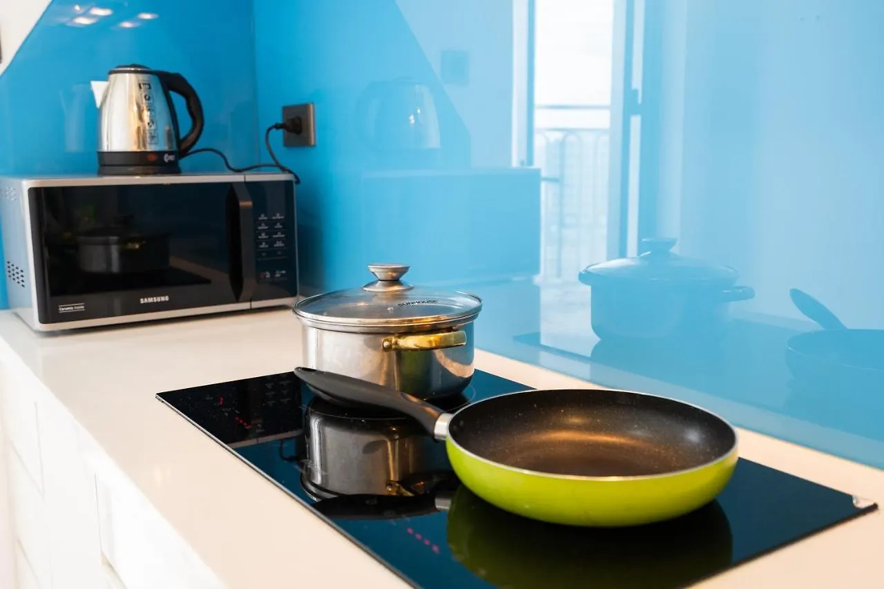 Saigon Royal Apartment 3 Bedrooms 4 Beds For 30 Nights Stay Above Ho Chi Minh City