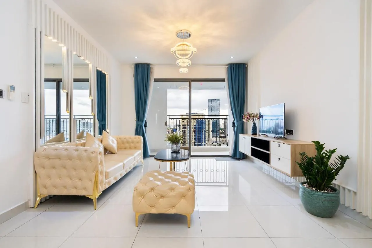 Saigon Royal Apartment 3 Bedrooms 4 Beds For 30 Nights Stay Above Ho Chi Minh City