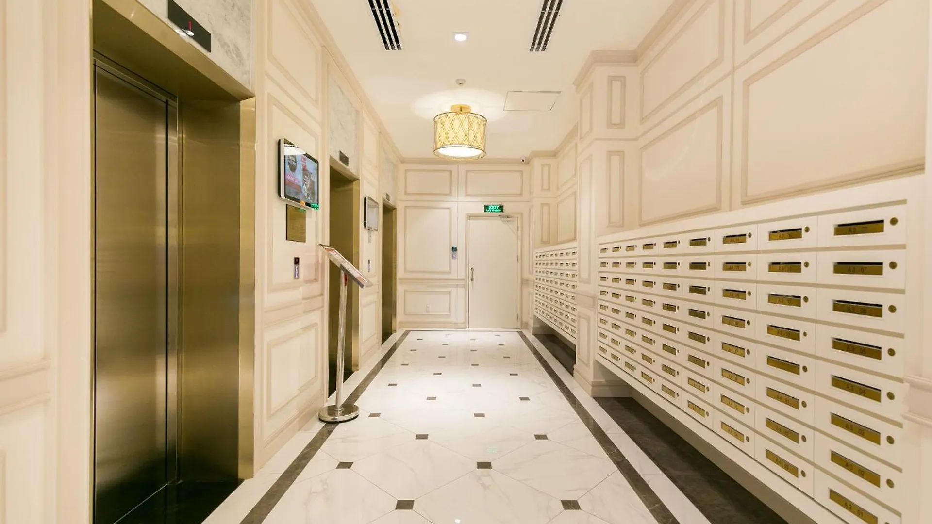 Saigon Royal Apartment 3 Bedrooms 4 Beds For 30 Nights Stay Above Ho Chi Minh City