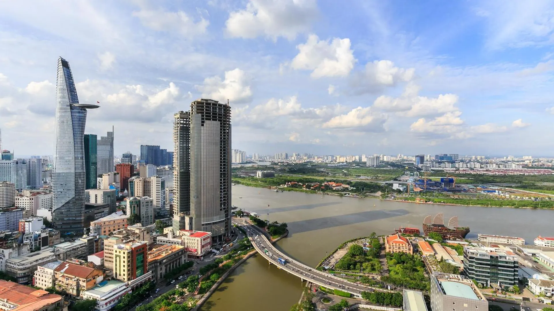 Saigon Royal Apartment 3 Bedrooms 4 Beds For 30 Nights Stay Above Ho Chi Minh City Vietnam