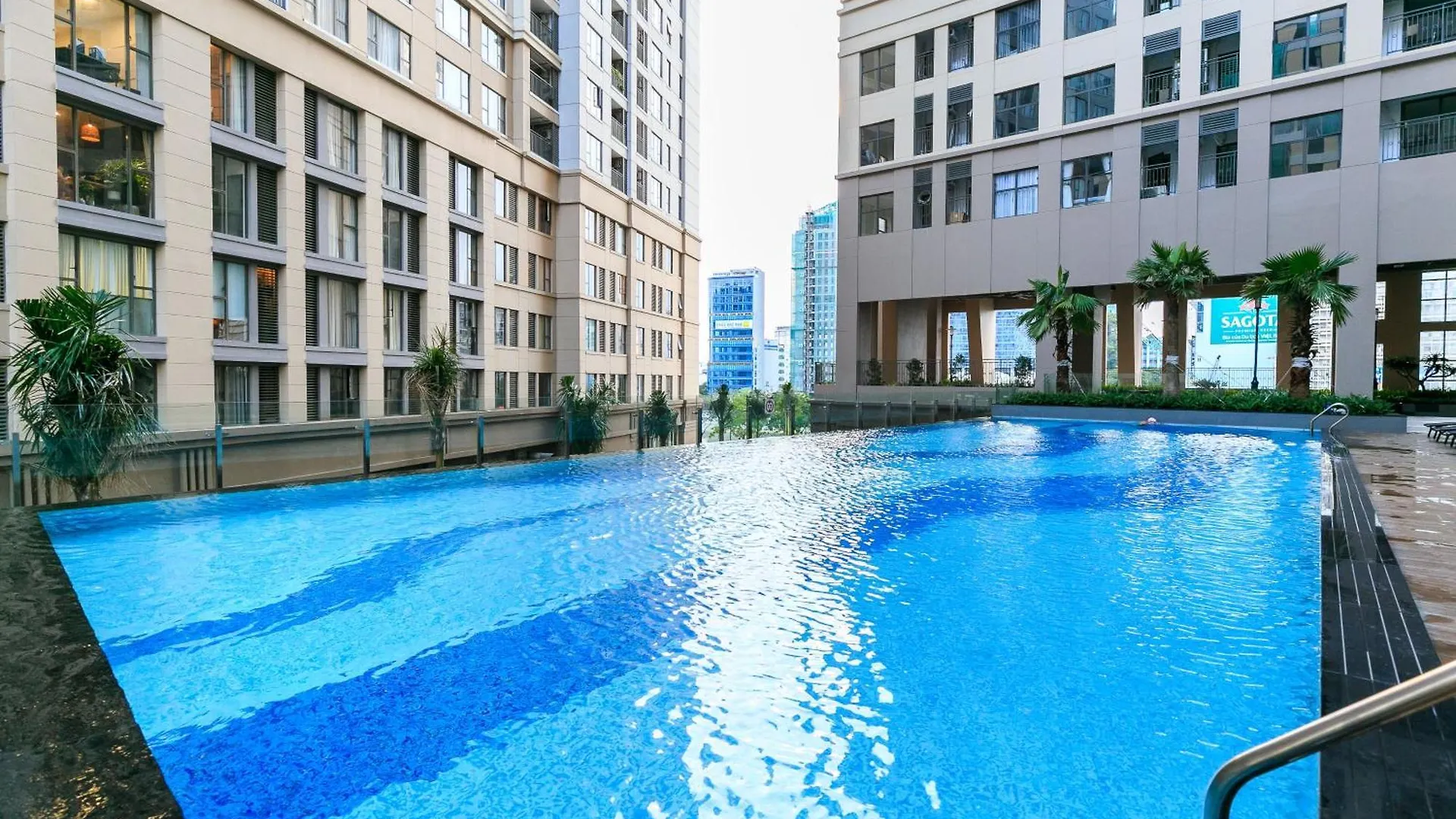 Saigon Royal Apartment 3 Bedrooms 4 Beds For 30 Nights Stay Above Ho Chi Minh City