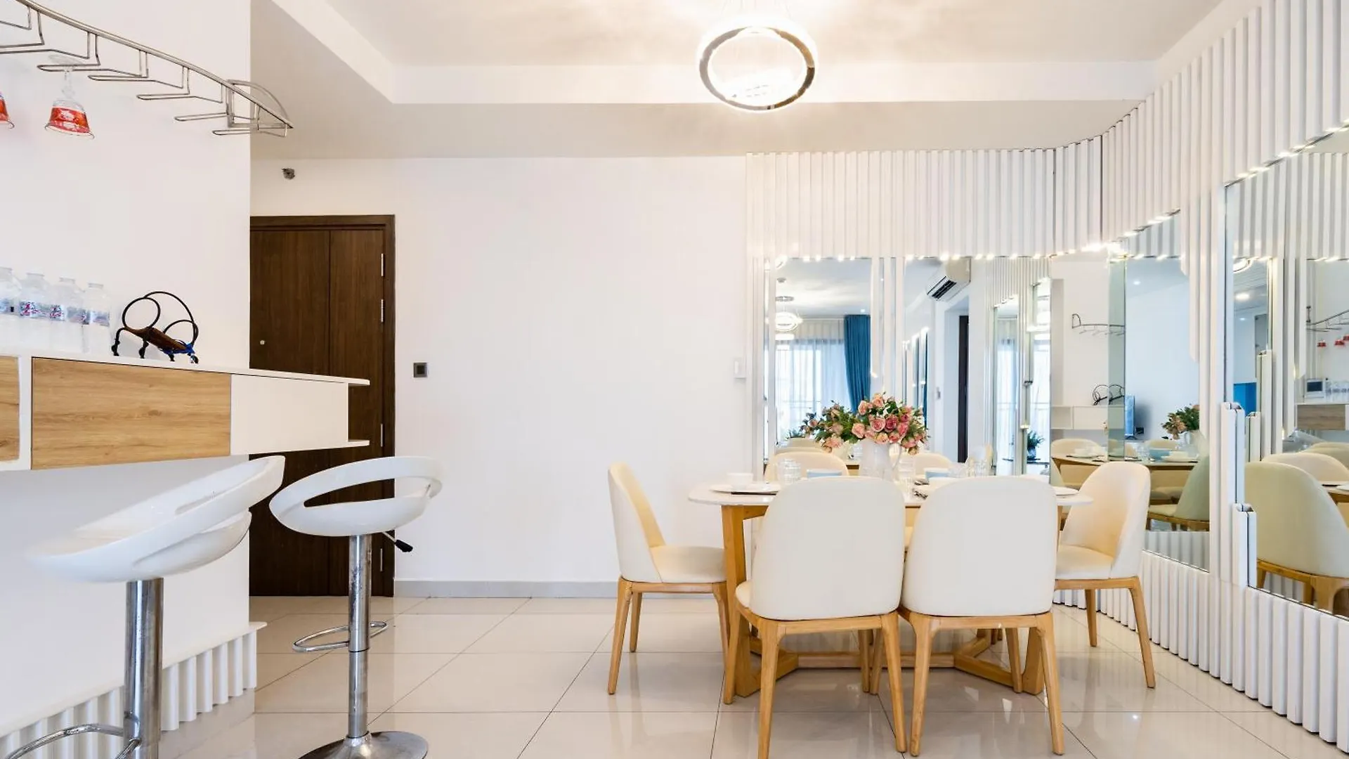 Saigon Royal Apartment 3 Bedrooms 4 Beds For 30 Nights Stay Above Ho Chi Minh City