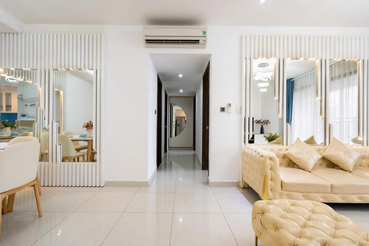Saigon Royal Apartment 3 Bedrooms 4 Beds For 30 Nights Stay Above Ho Chi Minh City Vietnam
